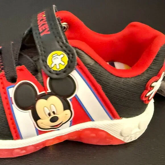 Disney Mickey Mouse Light Up Sneakers TODDLER BOY SIZE 12 NEW - Picture 5 of 10